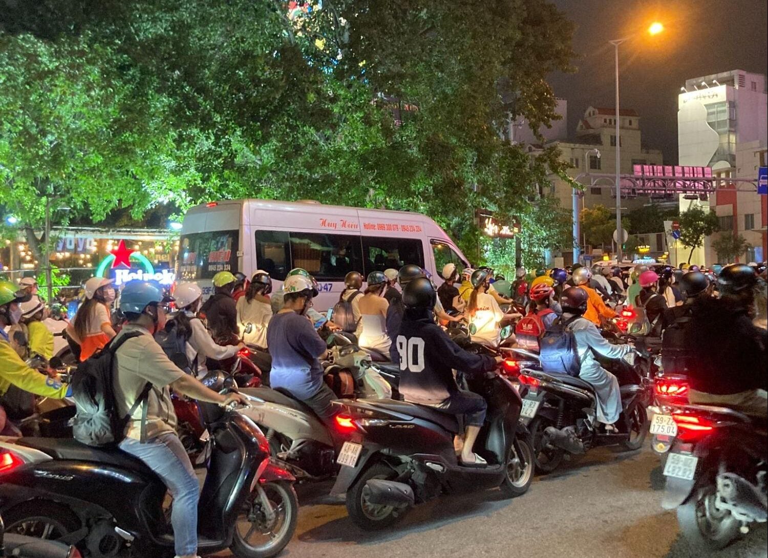 ベトナムのバイク通勤