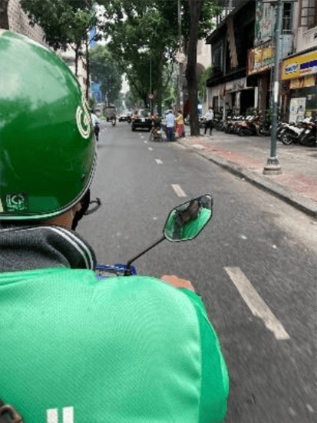 バイクタクシー