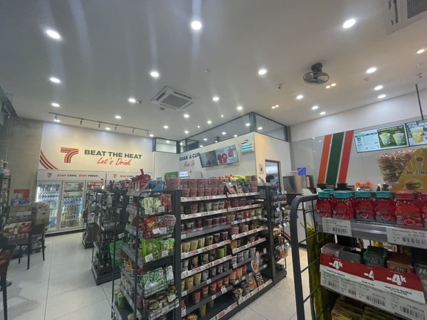 ベトナムのセブンイレブンの店内