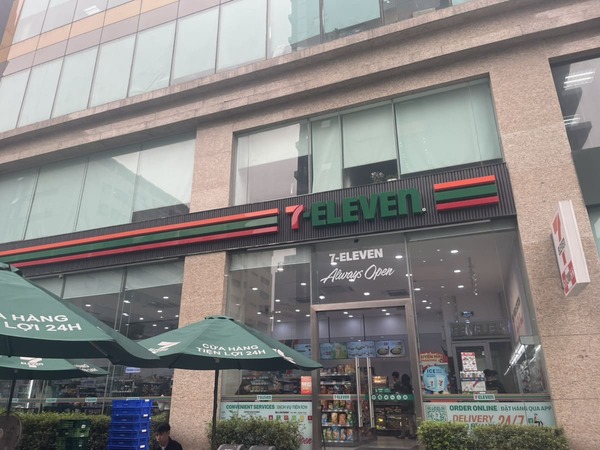 ベトナムのセブンイレブンの外観