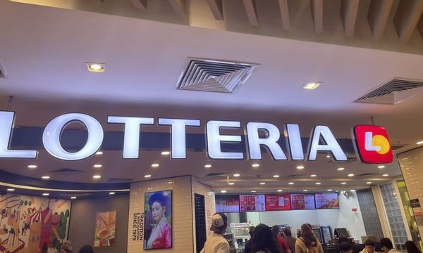 ベトナムのロッテリアの外観