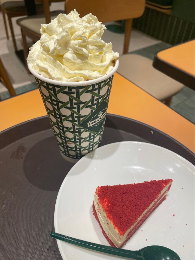 ミルクティーとケーキ